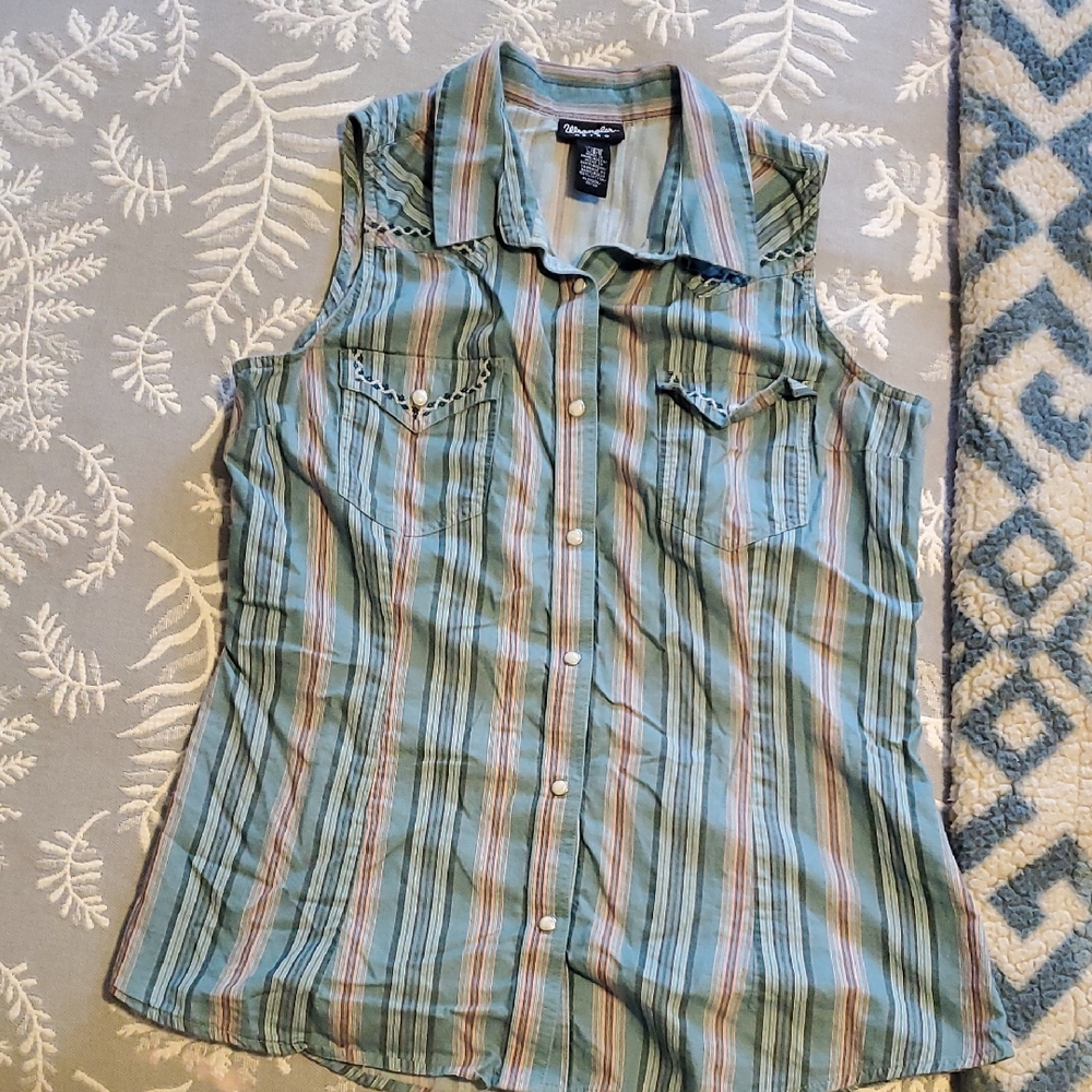 Wrangler Blue and Tan Sleeveless Western Snap Up Top